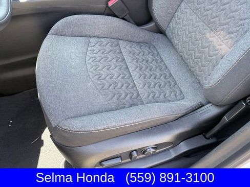 Used 2022 Chevrolet Equinox LT FWD image 11