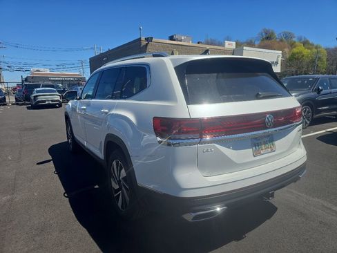 Used 2025 Volkswagen Atlas SEL AWD/4WD image 6