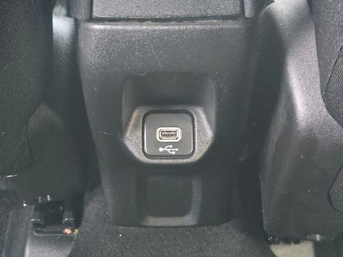 Used 2020 Jeep Renegade Latitude image 16