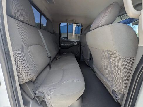 Used 2016 Nissan Frontier SV w/ SV Value Truck Package AWD/4WD image 18