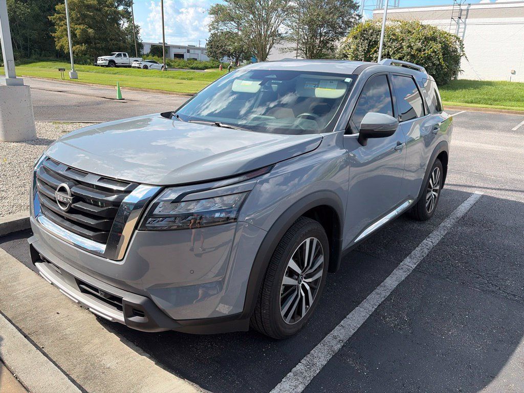 Certified 2025 Nissan Pathfinder Platinum FWD image 2