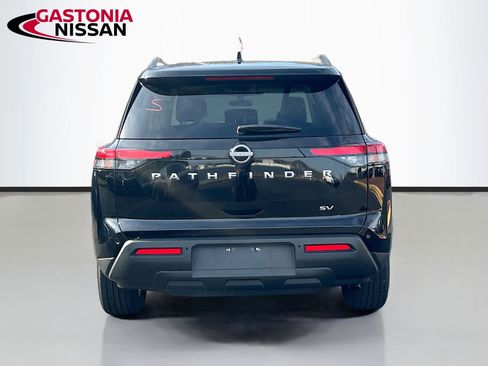 Used 2024 Nissan Pathfinder SV image 7