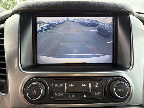 Used 2018 Chevrolet Suburban Premier AWD/4WD image 23