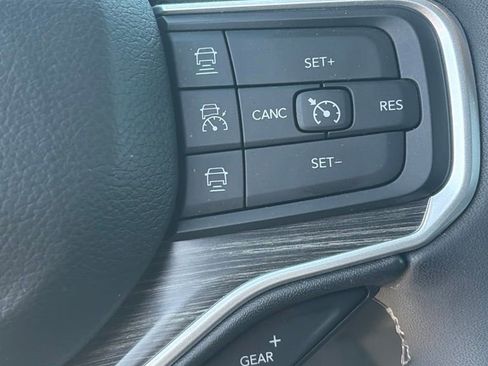 Used 2023 Jeep Wagoneer Series II w/ Premium Group I AWD/4WD image 16