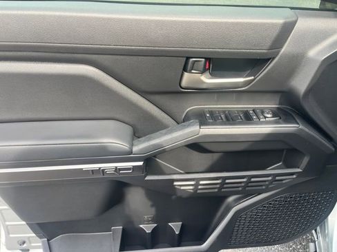 Used 2025 Toyota Tacoma TRD Sport AWD/4WD image 19