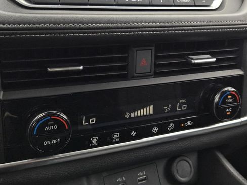 Certified 2023 Nissan Rogue SV FWD image 21
