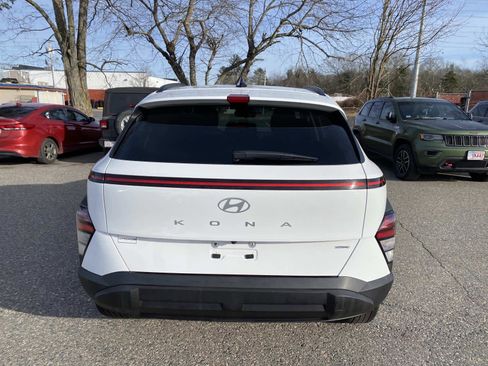 Used 2025 Hyundai Kona SEL image 4