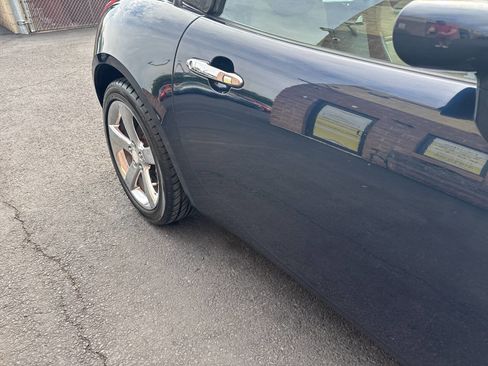 Used 2006 Pontiac Solstice Convertible w/ Premium Package RWD image 13