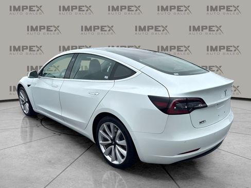 Used 2018 Tesla Model 3 Mid Range RWD image 2