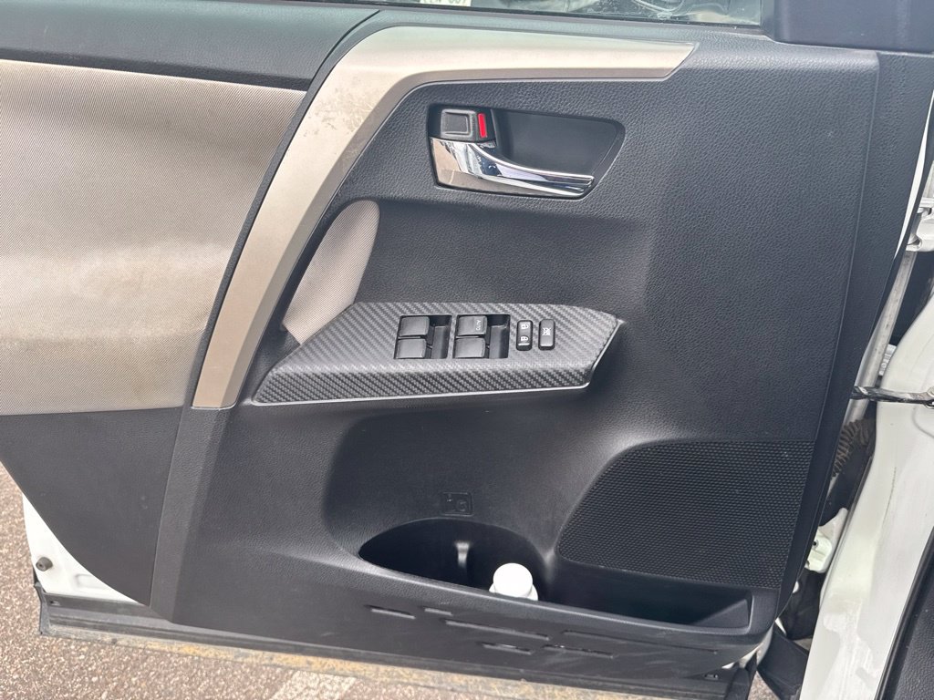 Used 2015 Toyota RAV4 XLE FWD image 28