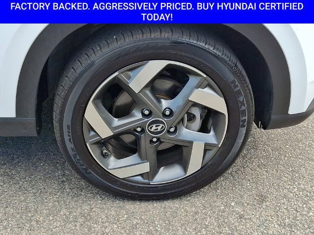 Certified 2025 Hyundai Venue SEL FWD image 9