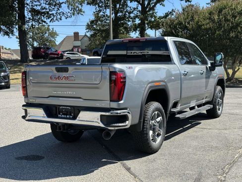 New 2025 GMC Sierra 2500 SLT w/ SLT Premium Package image 18