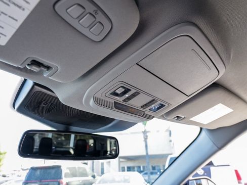 Used 2024 Ford Explorer Limited image 33