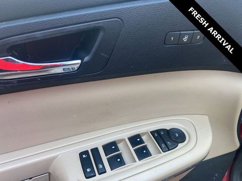 Used 2012 GMC Acadia Denali image 19