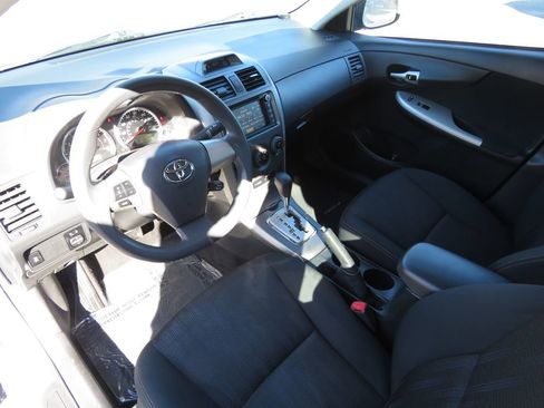 Used 2012 Toyota Corolla S image 11
