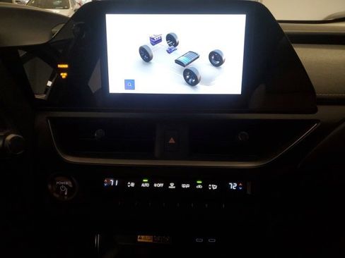 Used 2024 Lexus UX 250h AWD w/ Premium Package image 17