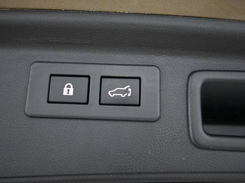 Used 2023 Subaru Forester Touring image 21