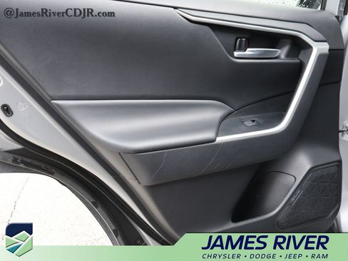 Used 2024 Toyota RAV4 XLE FWD image 16