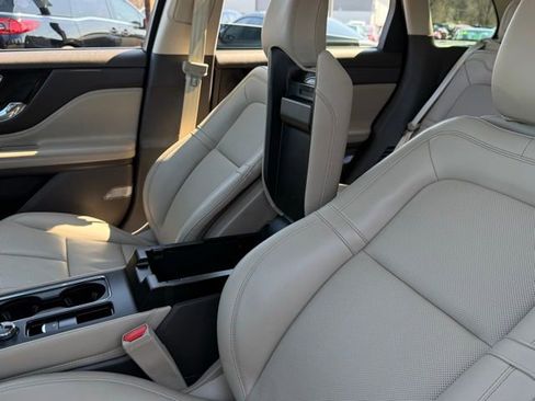 Used 2024 Lincoln Corsair Grand Touring image 28