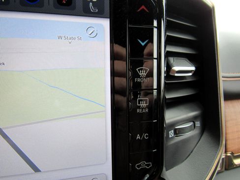 Used 2024 RAM 2500 Limited image 23