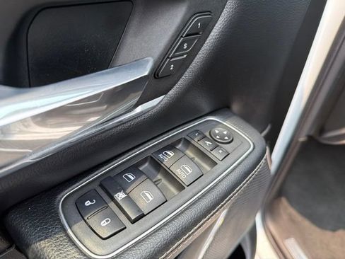 Used 2022 RAM 1500 Laramie w/ Sport Appearance Package AWD/4WD image 10