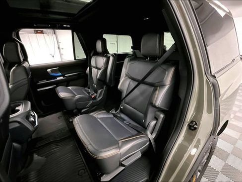 Used 2025 Ford Expedition Tremor AWD/4WD image 24