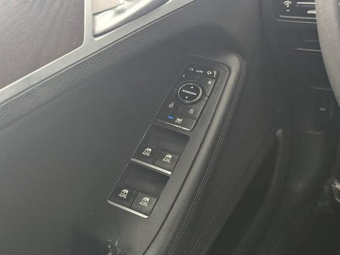 Used 2015 Hyundai Genesis 5.0 RWD image 15