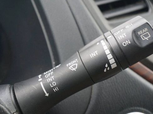 Used 2020 Nissan Pathfinder Platinum image 27