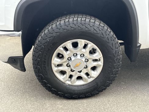 Used 2023 Chevrolet Silverado 2500 LTZ w/ LTZ Convenience Package image 32