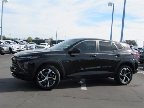 Certified 2024 Chevrolet Trax RS w/ Driver Confidence Package image 2