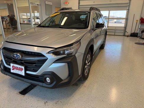 Used 2023 Subaru Outback Premium AWD/4WD image 5