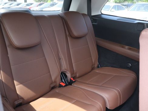 Used 2024 Mercedes-Benz GLS 450 4MATIC image 16