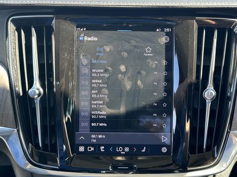 Used 2023 Volvo S90 B6 Ultimate image 23