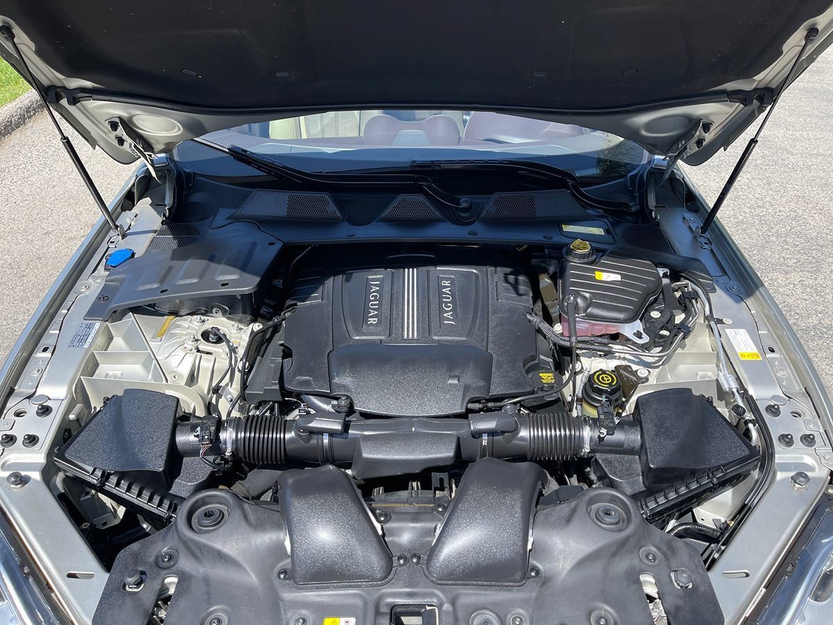 Used 2012 Jaguar XJ RWD image 30