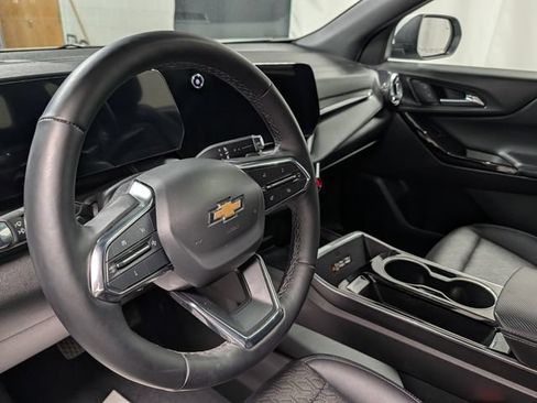 Certified 2025 Chevrolet Equinox LT w/ Convenience Package II AWD/4WD image 17
