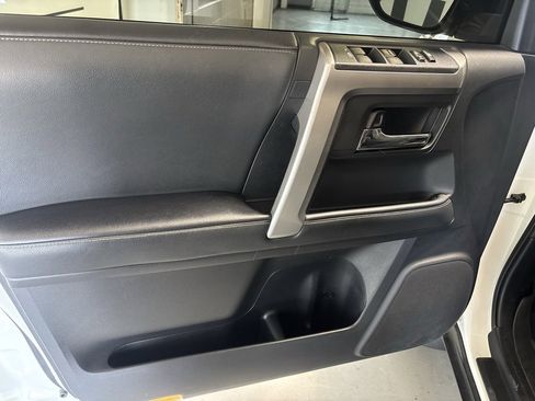 Used 2021 Toyota 4Runner SR5 Premium image 13