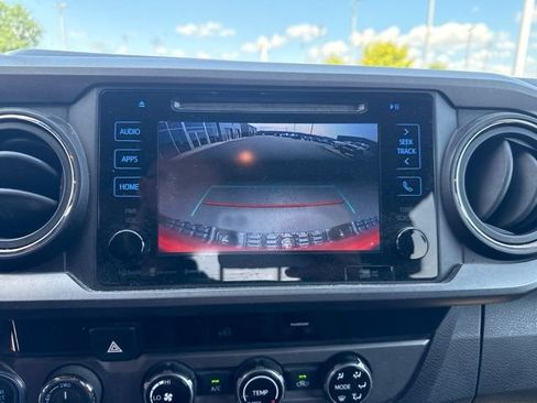 Used 2017 Toyota Tacoma TRD Sport w/ Tow Package (A/T) AWD/4WD image 21