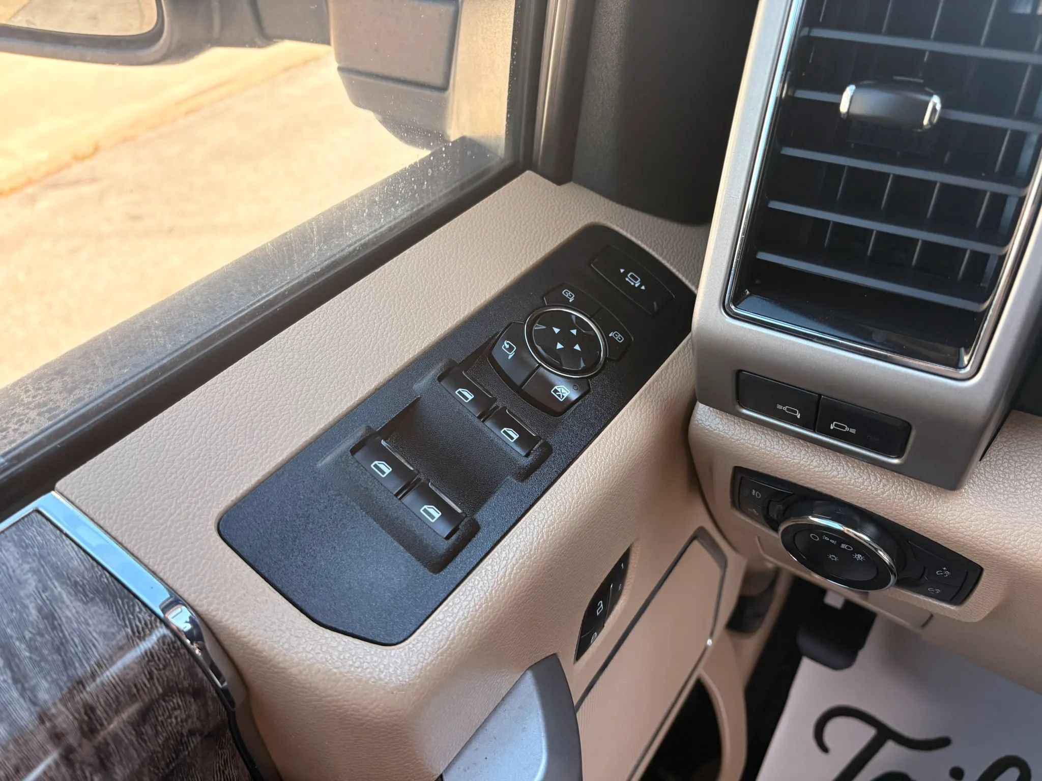 Used 2019 Ford F250 Lariat w/ Tow Technology Bundle AWD/4WD image 31