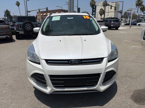 Used 2015 Ford Escape SE w/ Equipment Group 201A AWD/4WD image 2