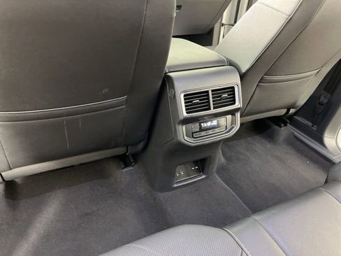 Used 2025 Volkswagen Atlas SE image 42