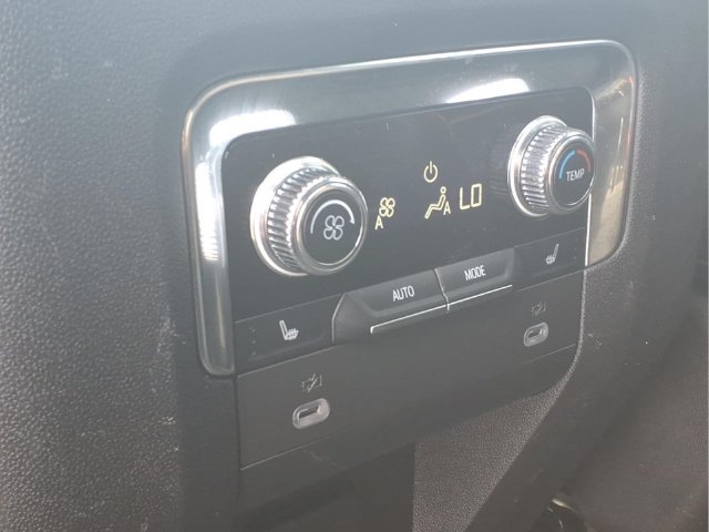 Used 2023 GMC Yukon XL AT4 w/ AT4 Premium Package AWD/4WD image 19