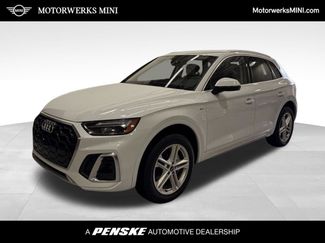 Used 2023 Audi Q5 e Premium w/ Convenience Package AWD/4WD video 1