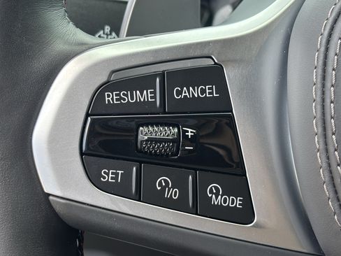 Used 2025 BMW X7 M60i AWD/4WD image 25