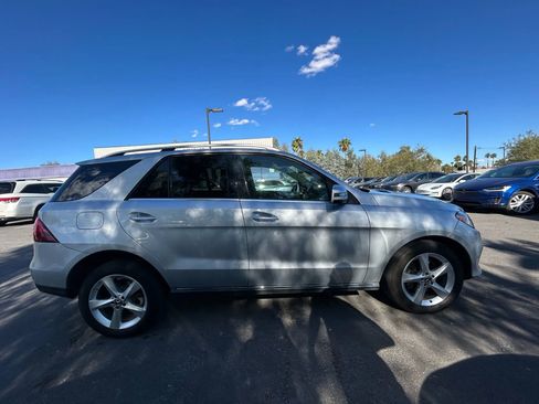 Used 2017 Mercedes-Benz GLE 350 GLE 350 4MATIC Sport Utility 4 w/ Premium 1 Package image 4