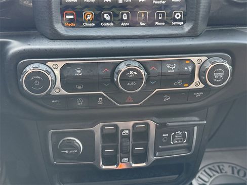 Used 2021 Jeep Wrangler Unlimited Sahara image 29