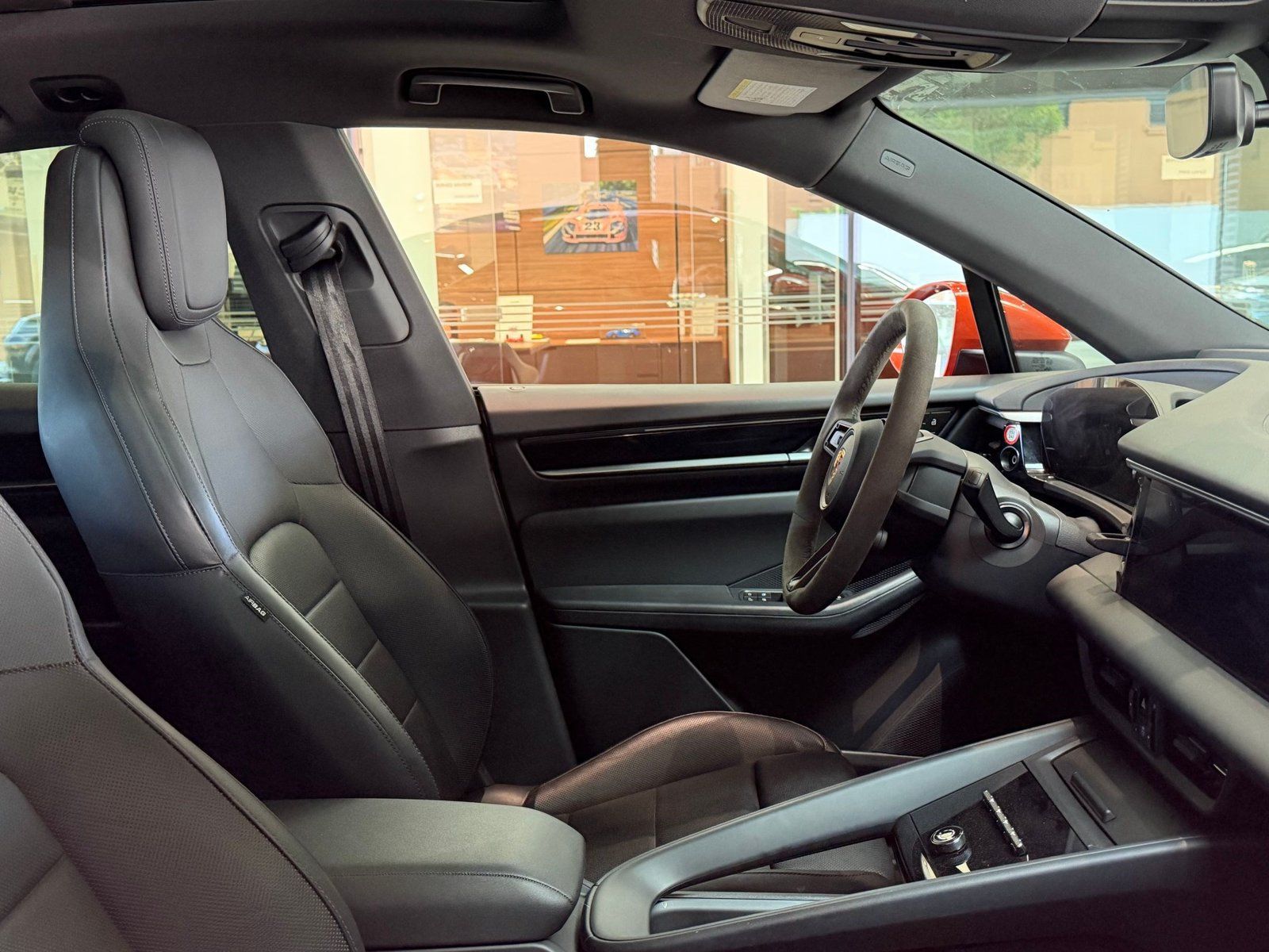 Certified 2025 Porsche Macan Electric RWD image 13