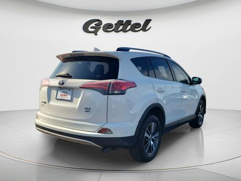 Used 2018 Toyota RAV4 XLE AWD/4WD image 5