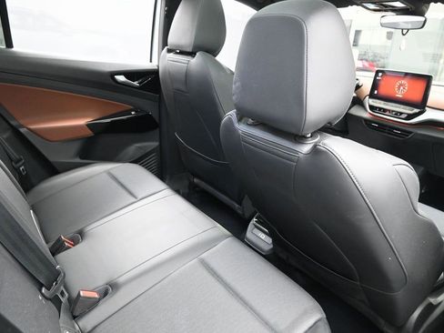 Used 2022 Volkswagen ID.4 Pro S image 37