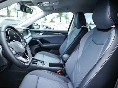 New 2026 Volkswagen Tiguan SE image 29