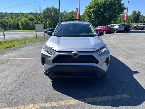 Used 2021 Toyota RAV4 LE w/ Carpet Mat Package (TMS) AWD/4WD image 8